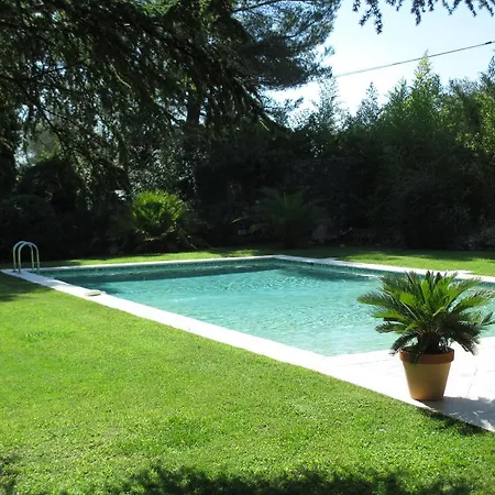 Bed and breakfast Le Clos Des Canebiers