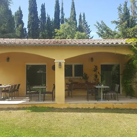 Bed and breakfast Le Clos Des Canebiers *