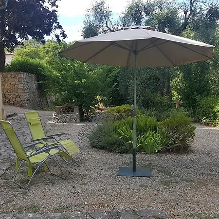 Bed and breakfast Le Clos Des Canebiers