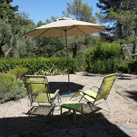 Le Clos Des Canebiers Bed and breakfast *